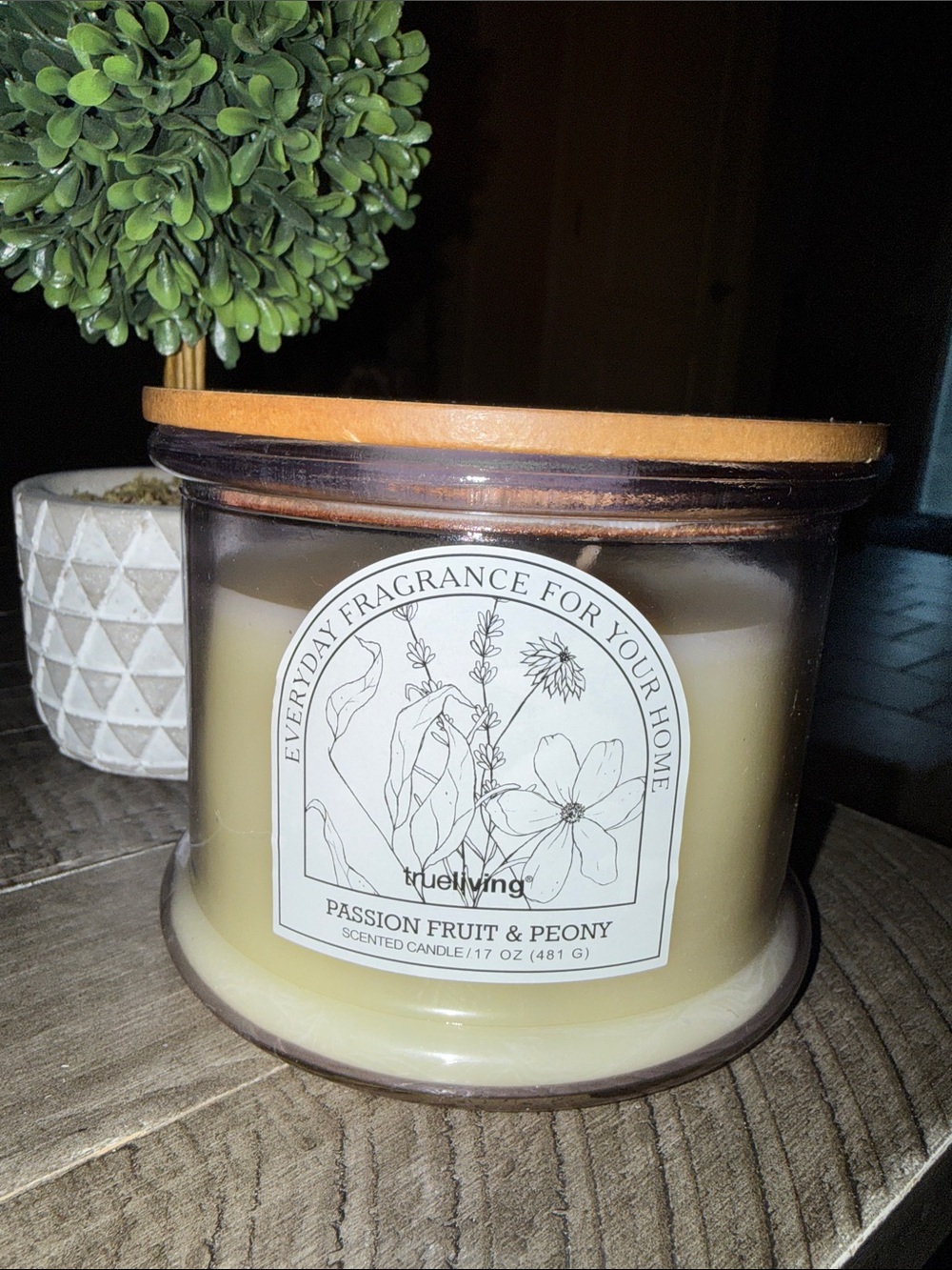 Passion Fruit & Peony Scented Candle - New with lid!